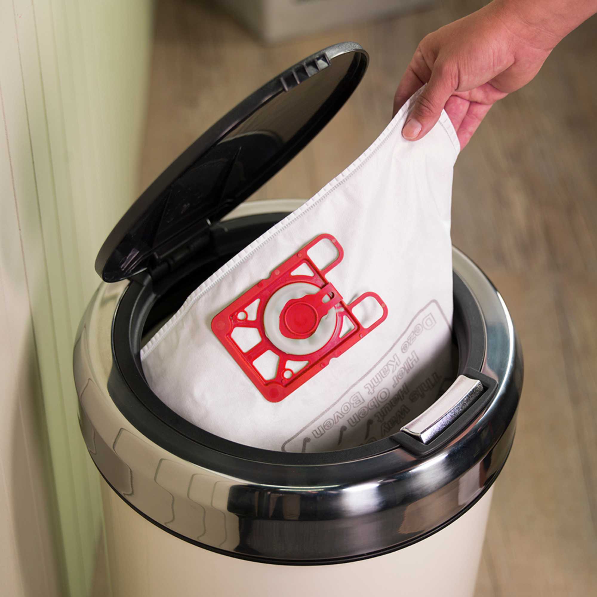 Numatic Charles CVC370 Wet Dry Vacuum Cleaner - 15L Dry Capacity - 9L Wet Capacity - 1000W - Blue